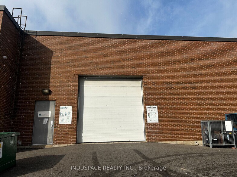 More Photos Of 1020 Meyerside Dr, Mississauga Industrial For Lease
