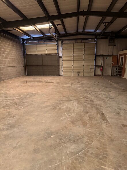 More Photos Of 2301 Oak St, Abilene Unknown For Lease