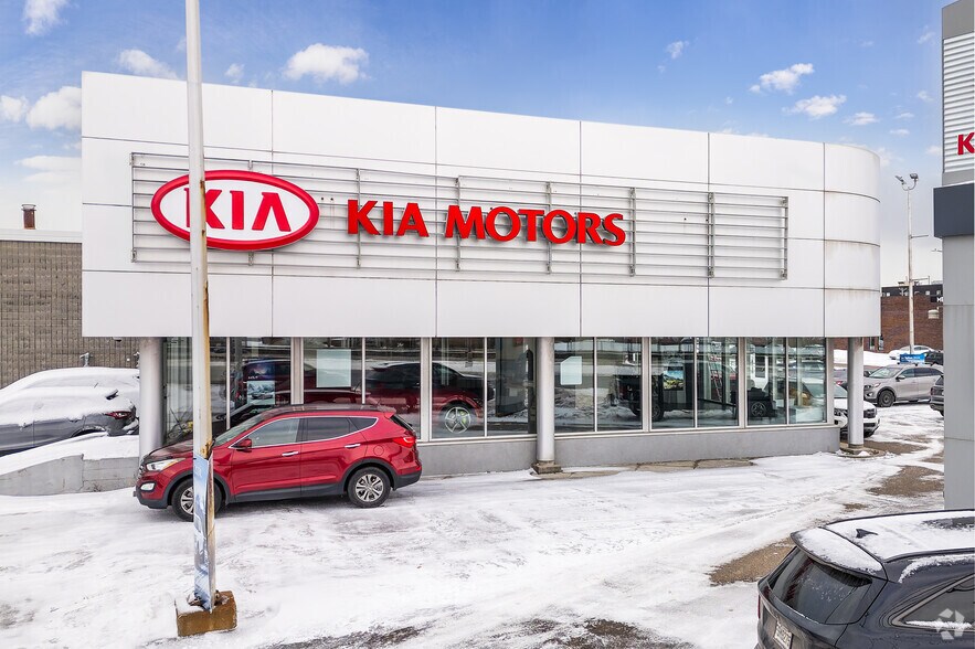More Photos Of 230 Av Michel-Jasmin, Dorval Auto Dealership For Lease