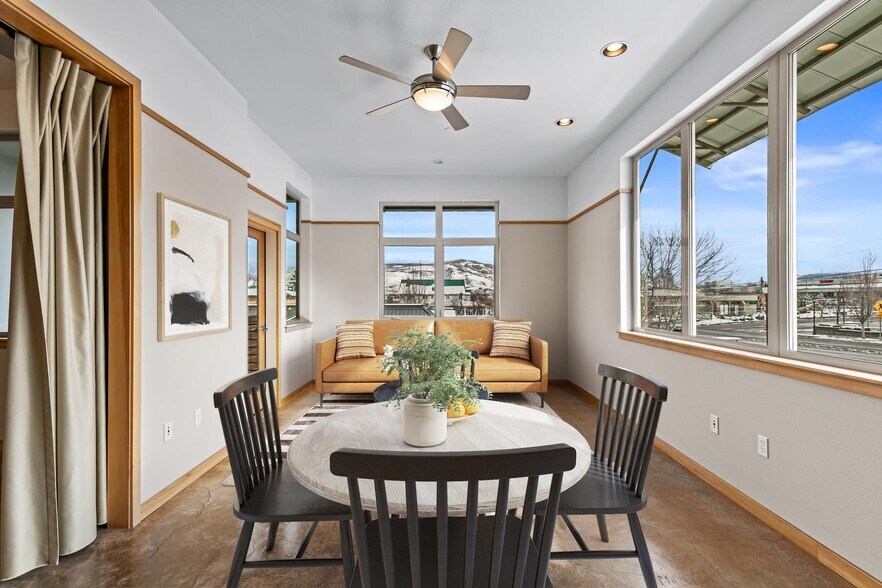 More Photos Of 2205 Ashland St, Ashland Storefront Retail Office For Sale