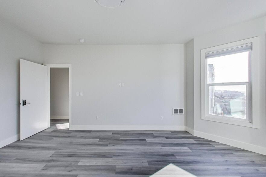 More Photos Of 811-815 Oak St, San Francisco Apartments For Sale