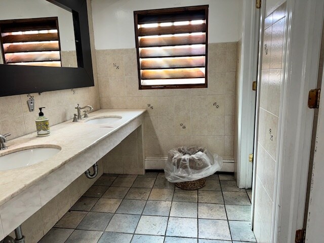 More Photos Of 811 McLean Ave, Yonkers Restaurant For Lease