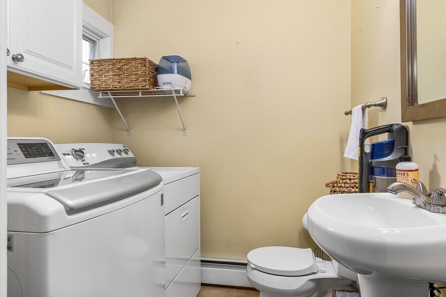 More Photos Of 22-26 School St, Merrimac Office For Sale