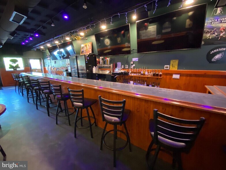 More Photos Of 114-118 N Centre St, Pottsville Bar For Sale