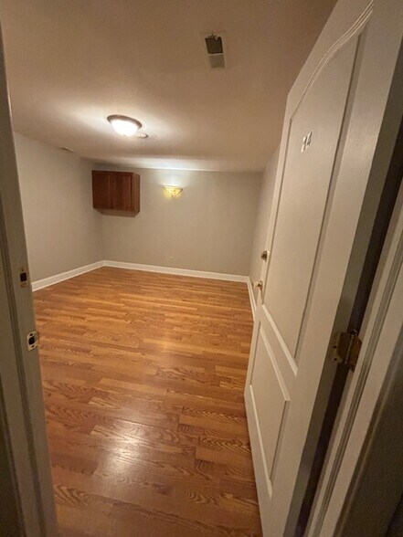 More Photos Of 6600 Grand Central Ave, Vienna Freestanding For Lease