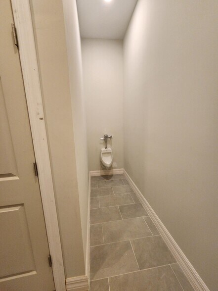 More Photos Of 8359 Stringfellow Rd, Saint James City Medical For Sale