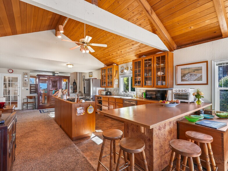 More Photos Of 580 Marine Dr, Wheeler Hotel For Sale