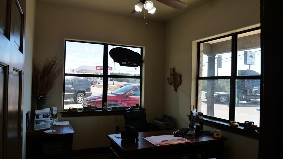 More Photos Of 10010 W US 290 Hwy, Austin Freestanding For Sale