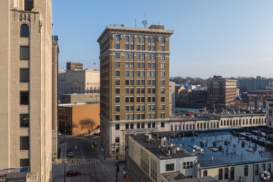 More Photos Of 60 Monroe Center NW, Grand Rapids Office Residential For Sale