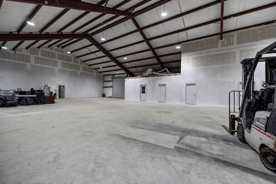 More Photos Of 44530 Hood Rd, Hammond Industrial For Sale