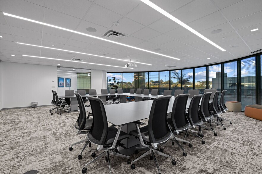 More Photos Of 900 S Gay St, Knoxville Office For Sale