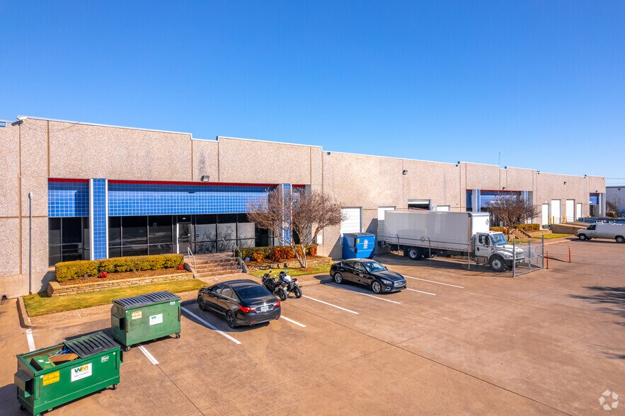 More Photos Of 8311 Eastpoint Dr, Dallas Distribution For Lease