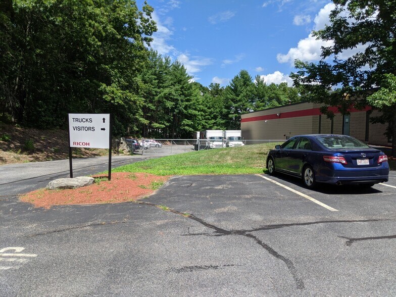 More Photos Of 100 Bearfoot Rd, Northborough Light Distribution For Lease