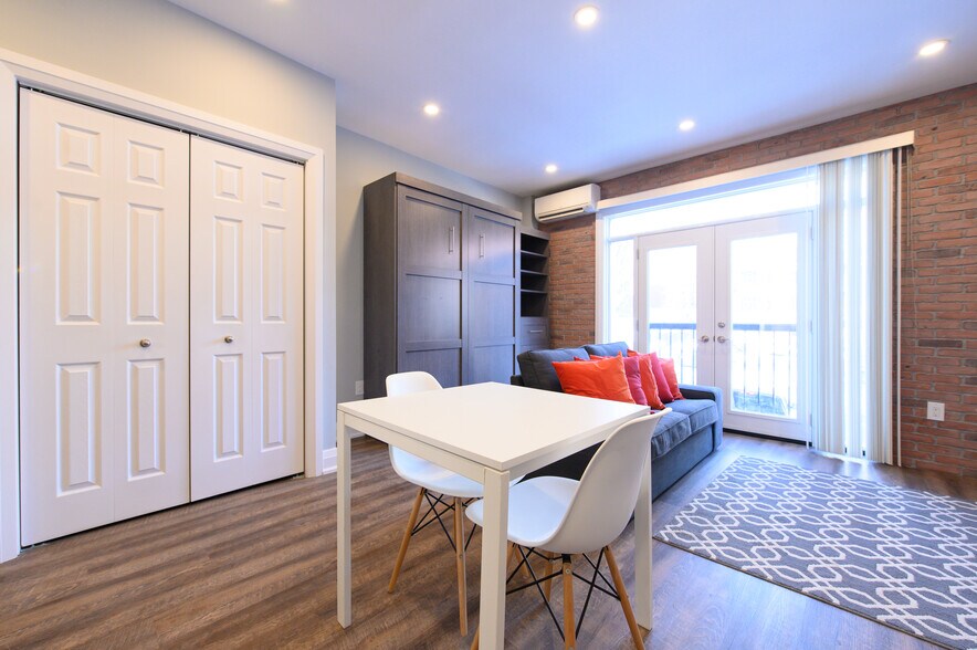 More Photos Of 148 James St S, Hamilton Storefront Retail Residential For Sale