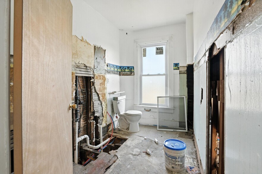 More Photos Of 1614 W 3rd St, Davenport Apartments For Sale