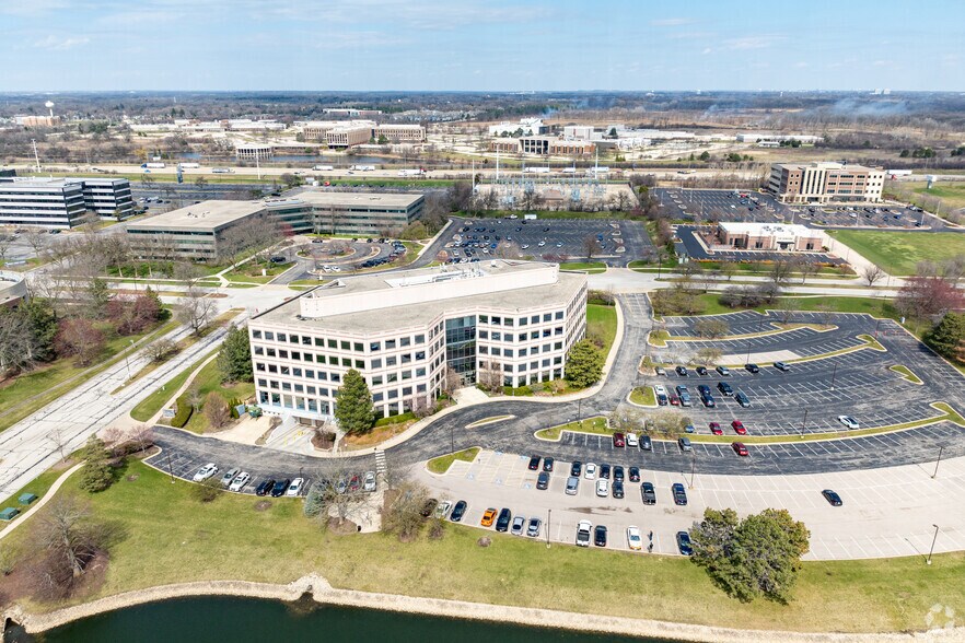 More Photos Of 184 Shuman Blvd, Naperville Office For Lease
