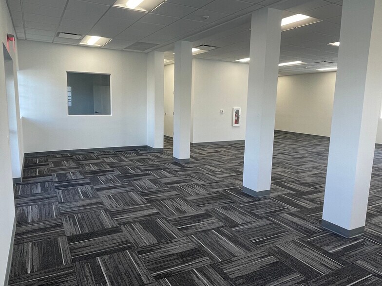 More Photos Of 6061 Estero Blvd, Fort Myers Bank For Sale