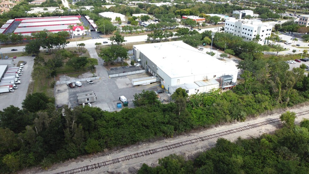 More Photos Of 13320 Metro Pky, Fort Myers Movie Radio TVStudio For Lease