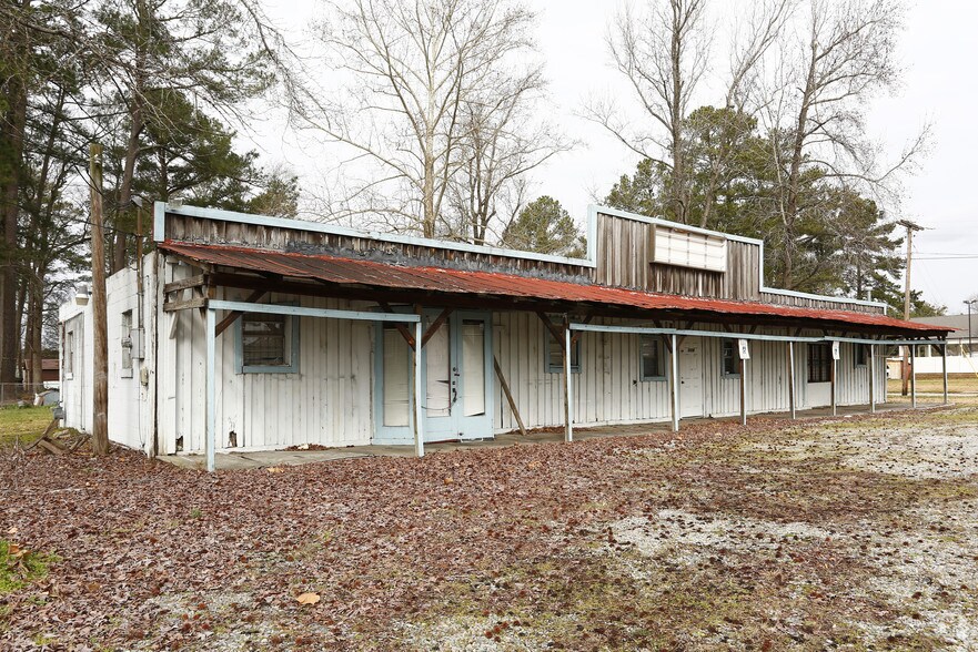 More Photos Of 4000 S Hathaway Blvd, Rocky Mount Freestanding For Sale