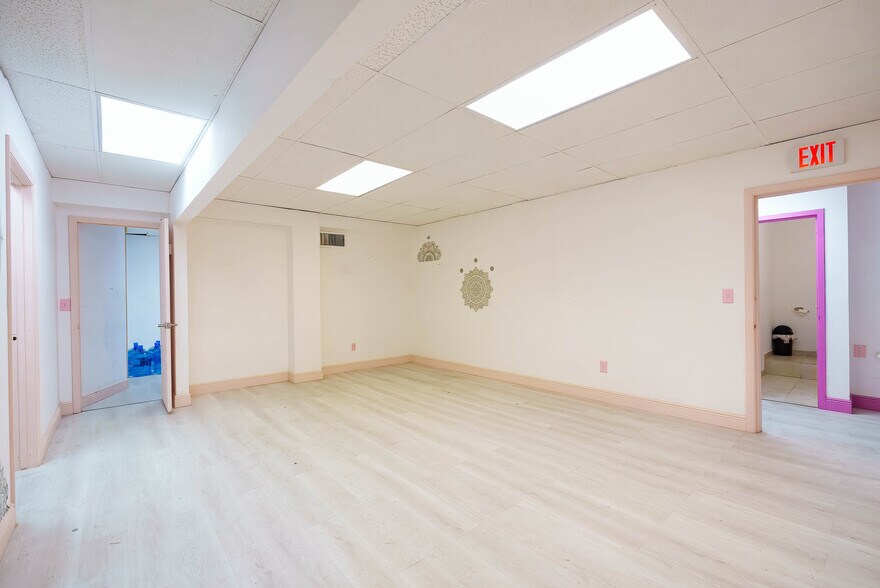 More Photos Of 7915 Biscayne Blvd, Miami Storefront Retail Residential For Lease