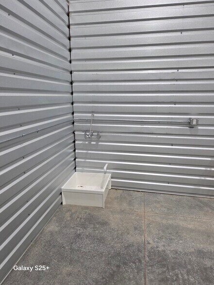 More Photos Of 13 Ben Dr Suite 3, Moorcroft Wy 82721, Moorcroft Manufacturing For Lease