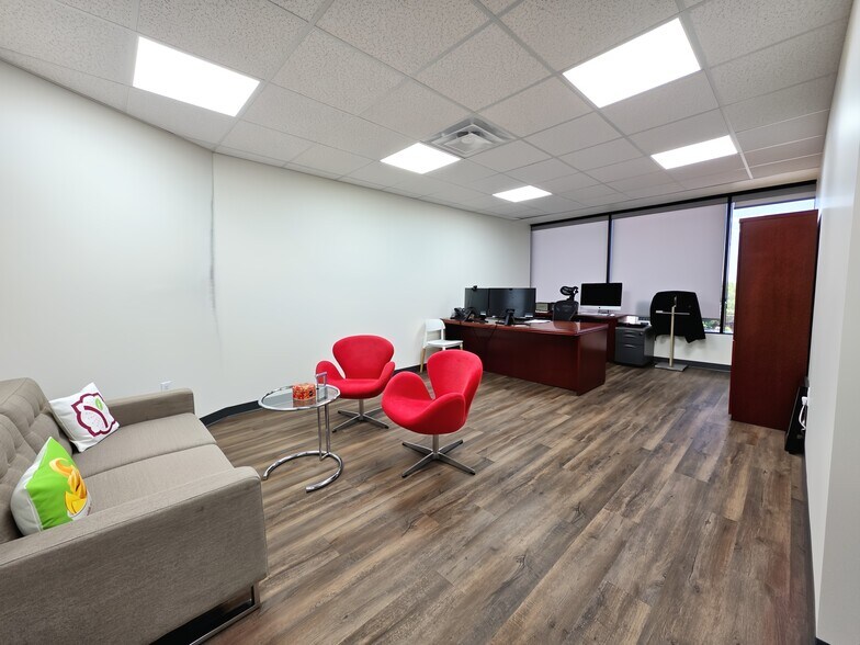 More Photos Of 2100 Valley View Ln, Farmers Branch Office For Lease