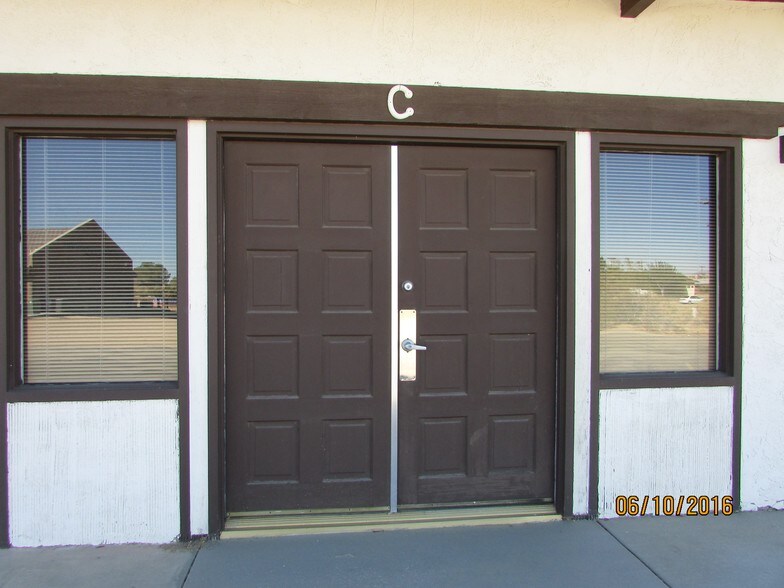 More Photos Of 913 Alene Ave, Ridgecrest Office For Sale