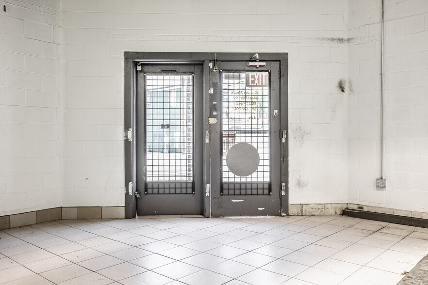 More Photos Of 502 S Keystone Ave, Indianapolis Light Manufacturing For Lease