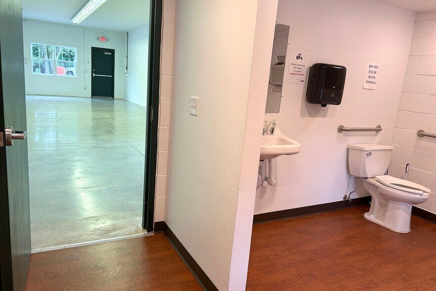 More Photos Of 1001 E Tulip Road, Solsberry Office For Lease