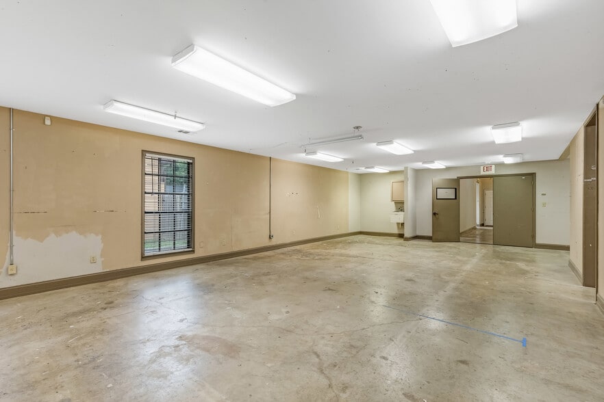 More Photos Of 478 Boulevard SE, Atlanta General Retail For Lease