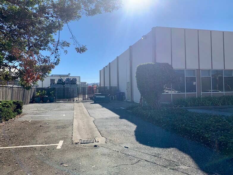 More Photos Of 150 W Harris Ave, South San Francisco Manufacturing For Lease