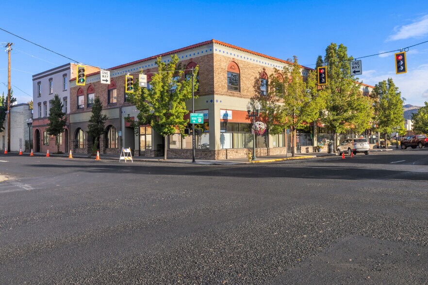 Primary Photo Of 125 S 6th St, Klamath Falls Flex For Sale