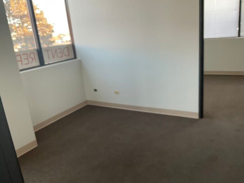 More Photos Of 7388 S Revere Pky, Centennial Showroom For Lease