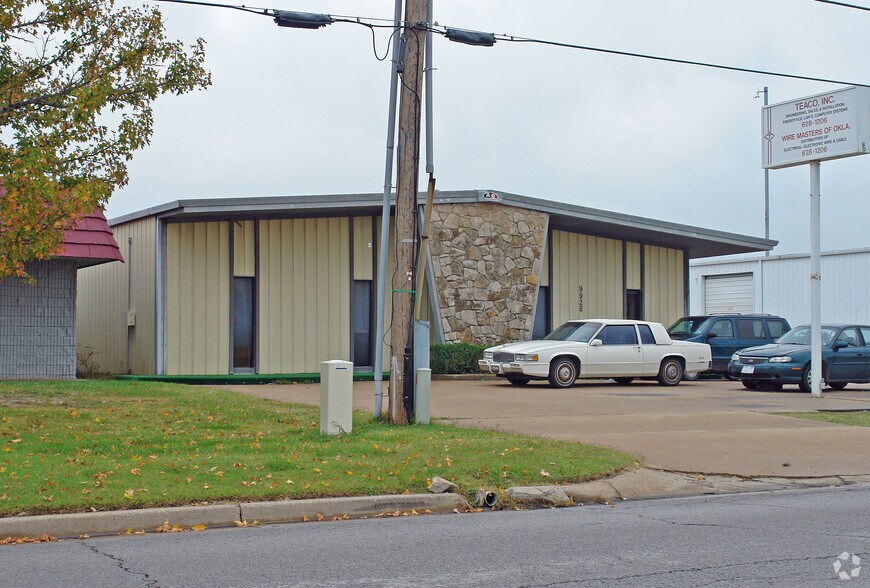 More Photos Of 9928 E 55th Pl, Tulsa Research And Development For Lease