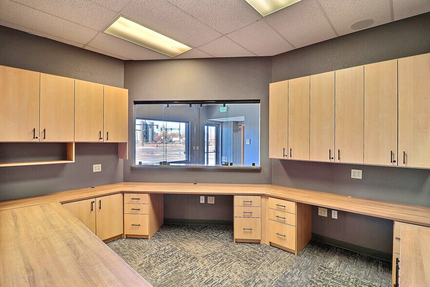 More Photos Of 1616 2nd Ave, Greeley Service For Lease