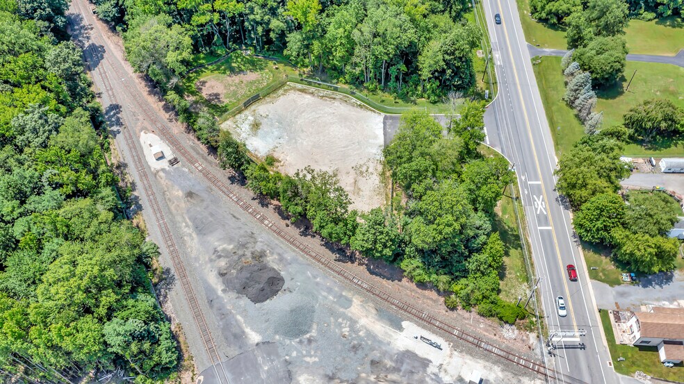 More Photos Of 1550 Porter Rd, Bear Land For Lease