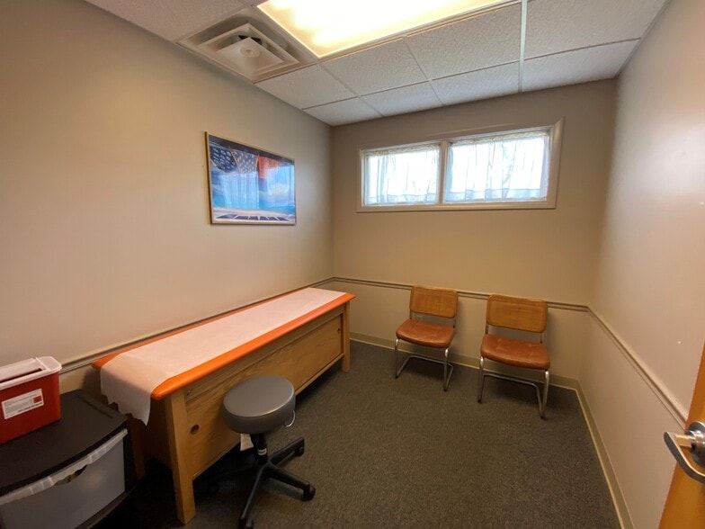 More Photos Of 505 Corporate Center Dr, Vandalia Medical For Lease