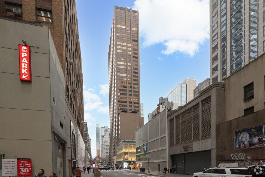 More Photos Of 150 E 58th St, New York Office For Lease