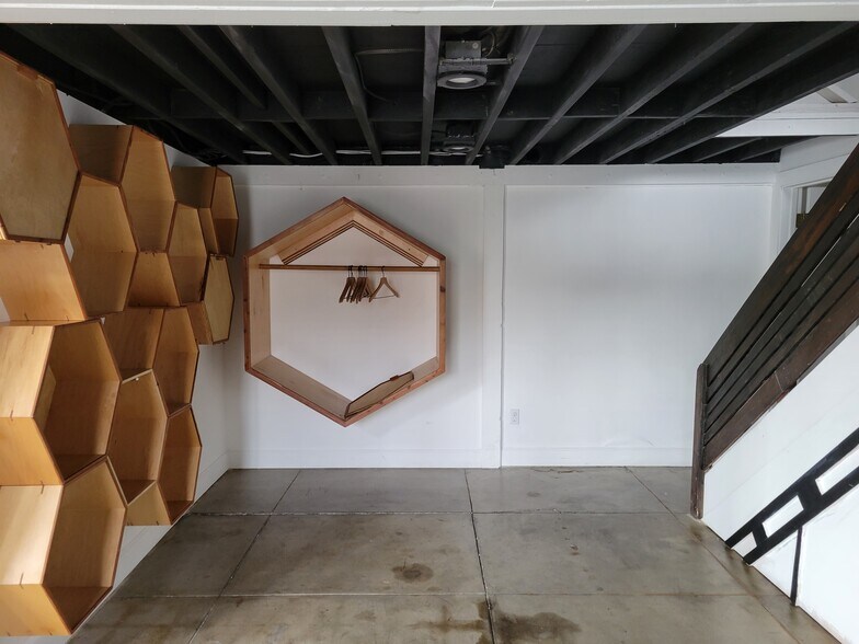 More Photos Of 12503 Venice Blvd, Los Angeles Freestanding For Lease