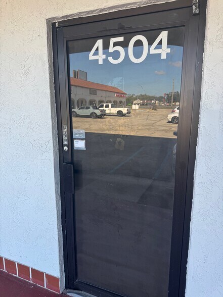 Primary Photo Of 4500 Commercial Way, Spring Hill General Retail For Lease