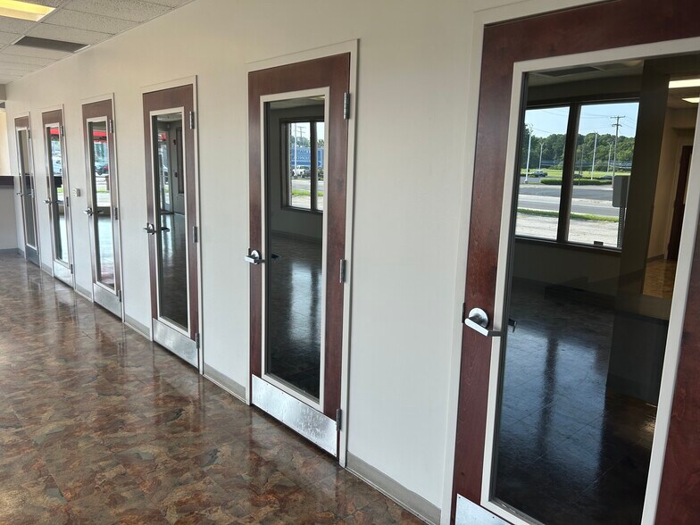 More Photos Of 435 E Columbia St, Springfield Medical For Lease