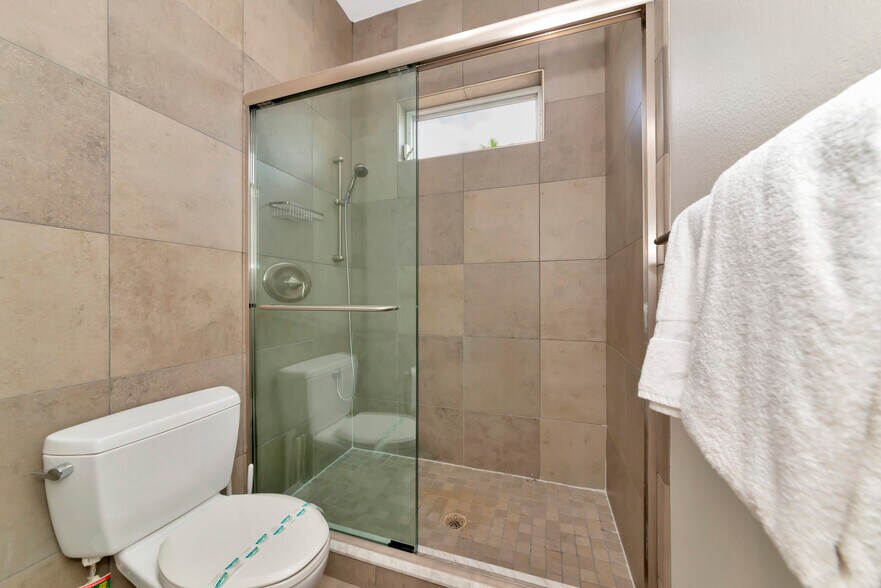 More Photos Of 1345 2nd St, Sarasota Office Residential For Sale