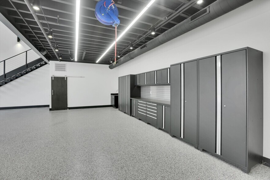 More Photos Of 6767 All Stars Ave, Frisco Showroom For Sale