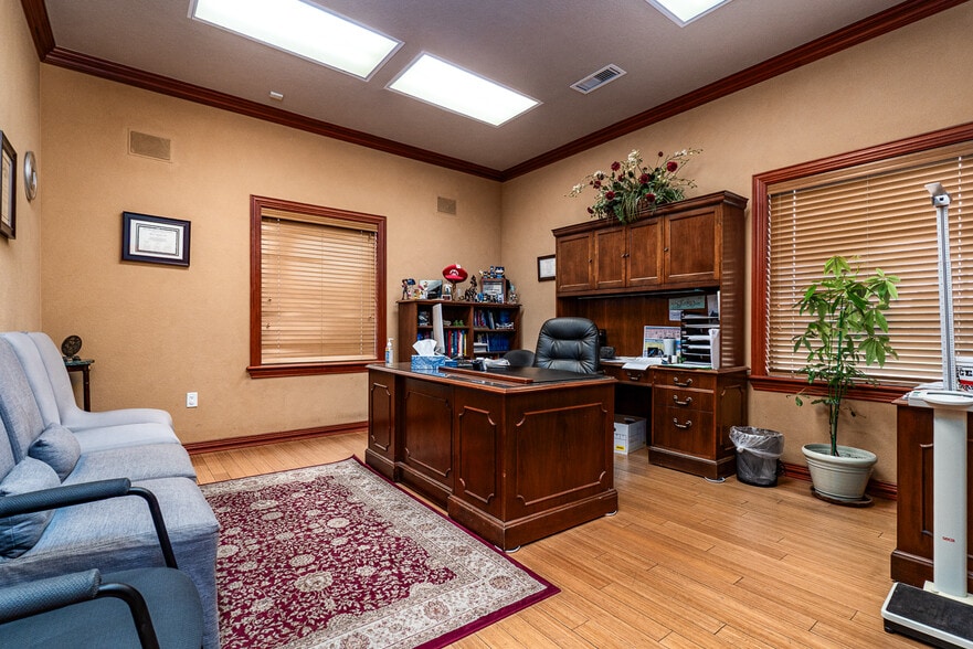 More Photos Of 22 Care Circle, Amarillo Medical For Lease