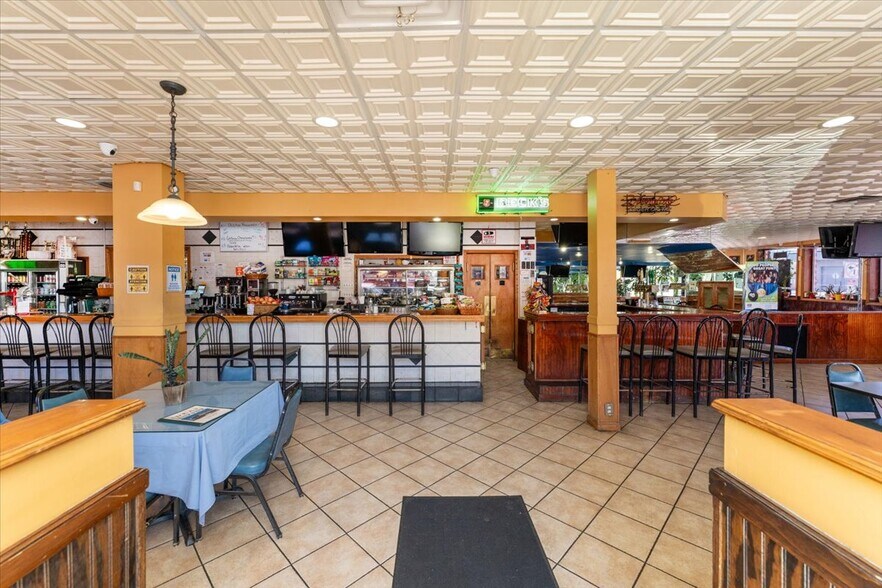 More Photos Of 217-219 Frelinghuysen Ave, Newark General Retail For Sale