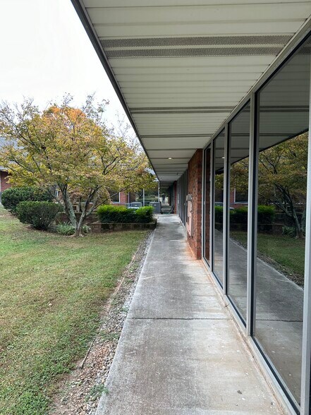 More Photos Of 1400 Montreal Rd, Tucker Medical For Lease