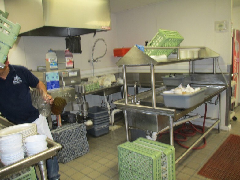 More Photos Of 1315 E Dixon Blvd, Shelby Restaurant For Lease