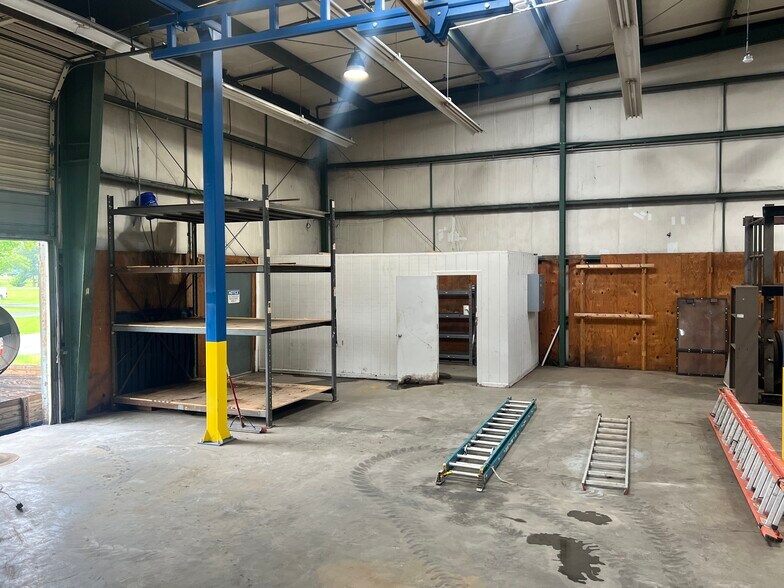 More Photos Of 463 Industry Rd, Waynesboro Warehouse For Lease