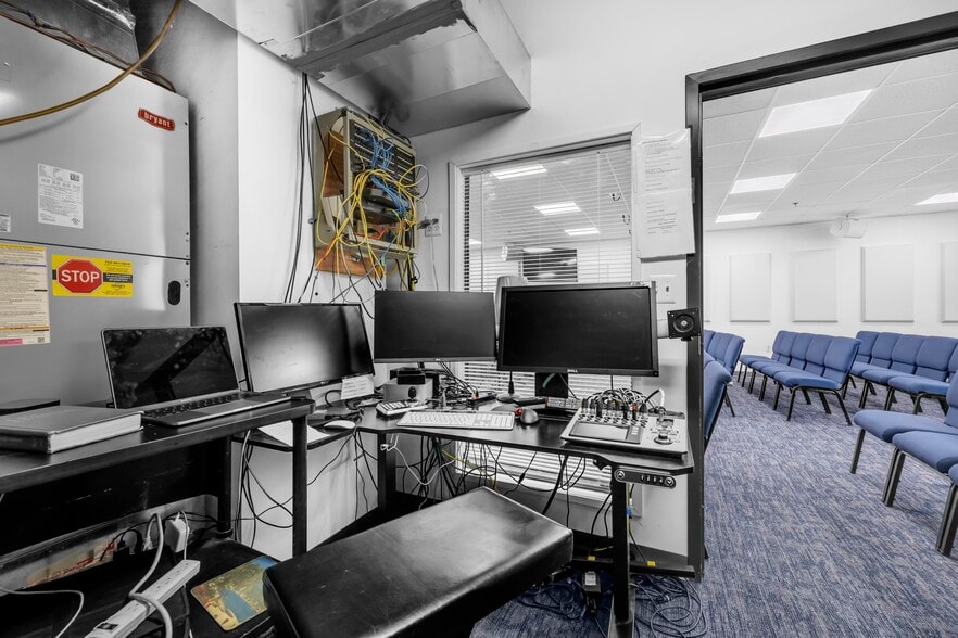 More Photos Of 459 Herndon Pky, Herndon Medical For Sale