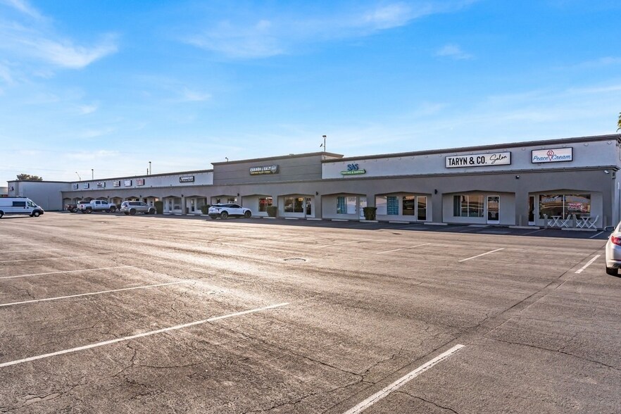 More Photos Of 15414 N 19th Ave, Phoenix General Retail For Lease
